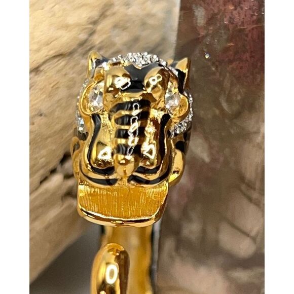 Black & Crystal Tiger Head Bracelet - Picture 4 of 12